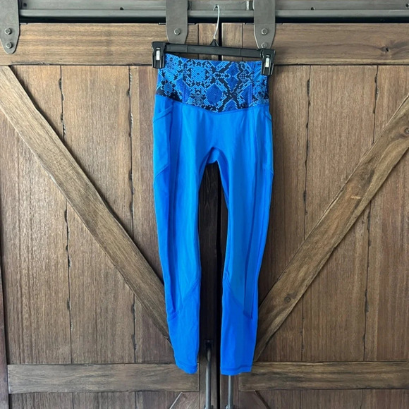 Lululemon All The Right Places Crop Pipe Dream Blue/Mini Ziggy Snake Size 2 EUC - Picture 4 of 8